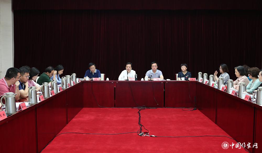 8月4日，第十屆全國優秀兒童文學獎評委會第六次全體會議召開，投票產生獲獎作品