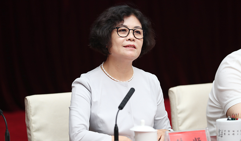 8月16日，中國作協(xié)主席鐵凝出席第十屆茅盾文學(xué)獎第七次全體會并講話
