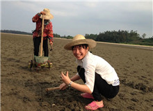 三生三笑：現實題材，莫在空中起樓閣“我曾經加入過某某行當，現在想要寫一段那樣的經歷，是不是就能夠大火？”[詳細]