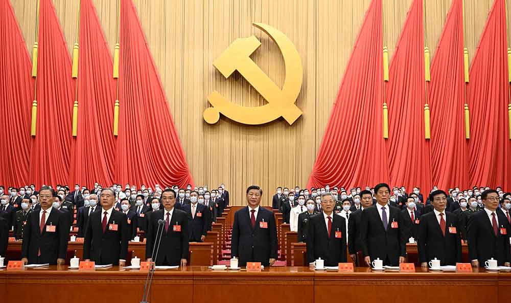 10月16日，中國共產黨第二十次全國代表大會在北京人民大會堂開幕。這是習近平、李克強、栗戰書、汪洋、王滬寧、趙樂際、韓正、胡錦濤在主席臺上。