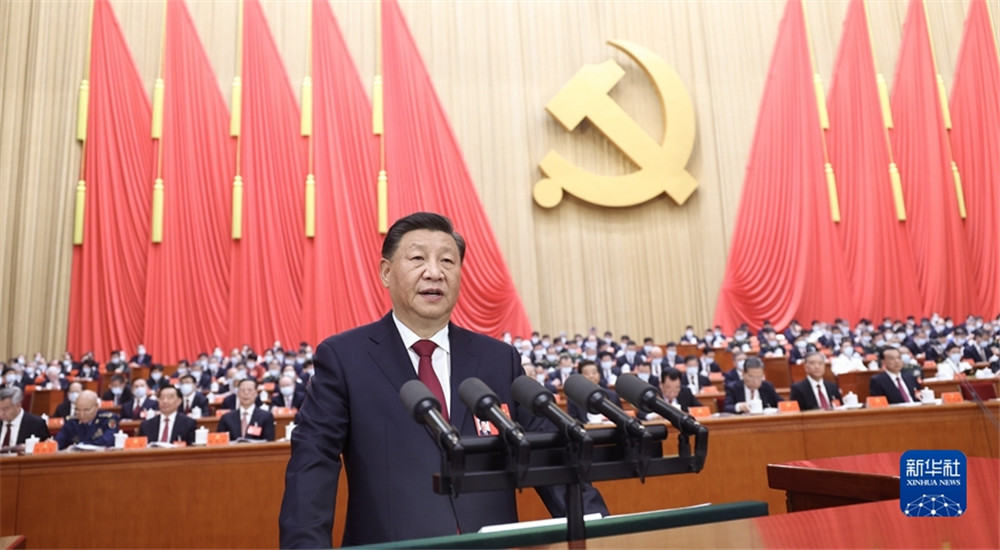 10月16日，中國共產黨第二十次全國代表大會在北京人民大會堂開幕。習近平代表第十九屆中央委員會向大會作報告。