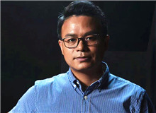 上海文藝出版社：放下歷史包袱，關(guān)注更年輕的力量　　主動(dòng)挖掘文學(xué)新人，培養(yǎng)年輕編輯團(tuán)隊(duì)，為文學(xué)創(chuàng)作者的薪火相傳接續(xù)力量。[詳細(xì)]