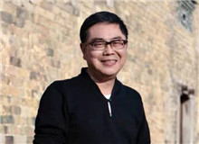 湖南文藝出版社：相信高峰就在前方　　惟楚有材，于斯為盛。成立于1985年的湖南文藝出版社，一直是南中國(guó)原創(chuàng)文學(xué)出版的重鎮(zhèn)。[詳細(xì)]