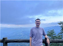 風圣大鵬：寫接地氣的小說，方法也要接地氣如果說《山人行》是一個起點，《臥牛溝》就是一次在現實題材道路上我對自己的再度審視和突圍……[詳細]