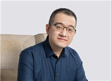 遠瞳：網絡是浮躁的，但網絡文學不是能夠成功走下來的作者，也在從浮躁轉向沉穩，“穩”是讓我們能在這條路上長遠走下去的基礎……[詳細]