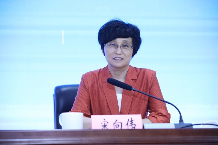 中國作家出版集團管委會副主任、全國文學(xué)報刊聯(lián)盟秘書長宋向偉