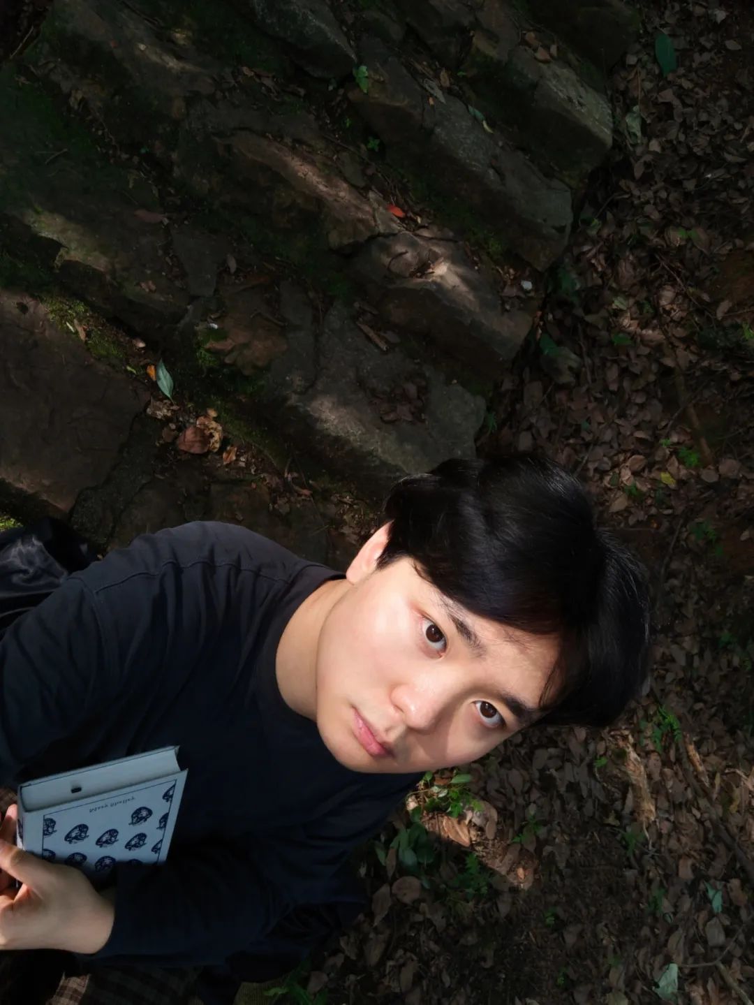 王子健，陜西人，筆名Zolanana，湖師大創意寫作研究生在讀。