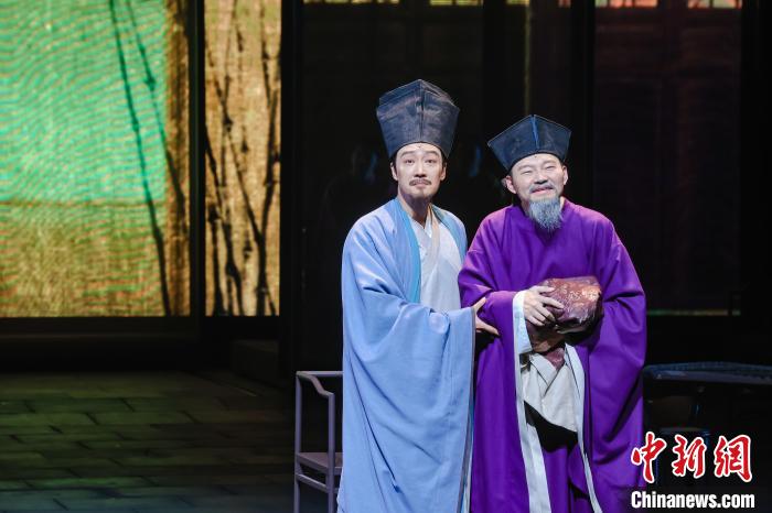 原創(chuàng)話劇《蘇堤春曉》劇照。國(guó)家話劇院供圖