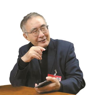 1943年出生。作家、國家一級編劇。享受政府特殊津貼。主要作品有長篇小說《桑那高地的太陽》《泥日》《高緯度戰栗》等，與小說同期創作的同名長篇電視連續劇《蒼天在上》《大雪無痕》《省委書記》播出后，均在國內外引起強烈反響。長篇小說《大雪無痕》獲國家圖書獎。