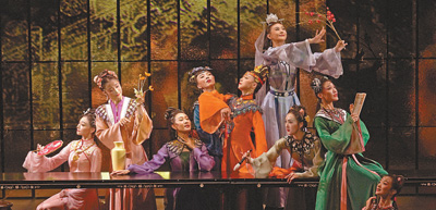 江蘇大劇院原創民族舞劇《紅樓夢》劇照。  　　祖忠人攝
