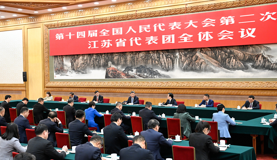 3月5日，中共中央總書記、國家主席、中央軍委主席習近平參加他所在的十四屆全國人大二次會議江蘇代表團審議。新華社記者 謝環馳 攝