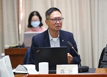 陳河長篇小說《誤入孤城》研討會在北京舉行11月23日，由《十月》雜志社、北京十月文藝出版社主辦的“陳河長篇小說《誤入孤城》研討會”在北京出版集團(tuán)舉行。 [詳細(xì)]