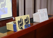 陳河：“文學(xué)騎手”一直在路上長篇小說《誤入孤城》作為陳河經(jīng)驗(yàn)與想象的最新成果，為讀者展示了一幅描繪清末民初溫州地方文明史的探險地圖。 [詳細(xì)]