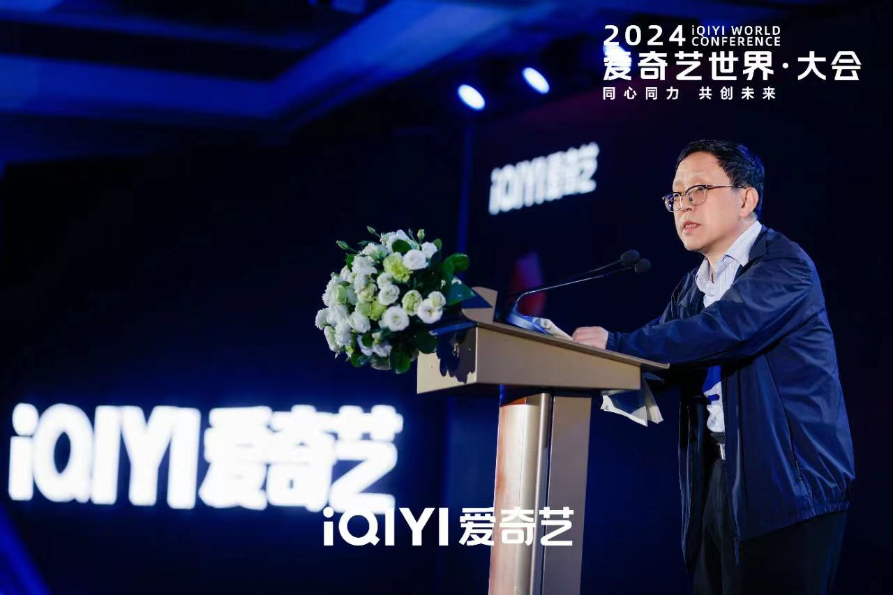 中國作協主席團委員、中國作協影視委員會委員、茅盾文學獎得主柳建偉