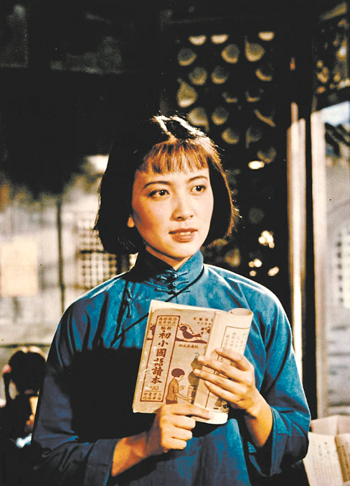 一九五九年，由楊沫編劇，崔嵬和陳懷皚執(zhí)導(dǎo)，北京電影制片廠出品的電影《青春之歌》上映，謝芳飾演林道靜