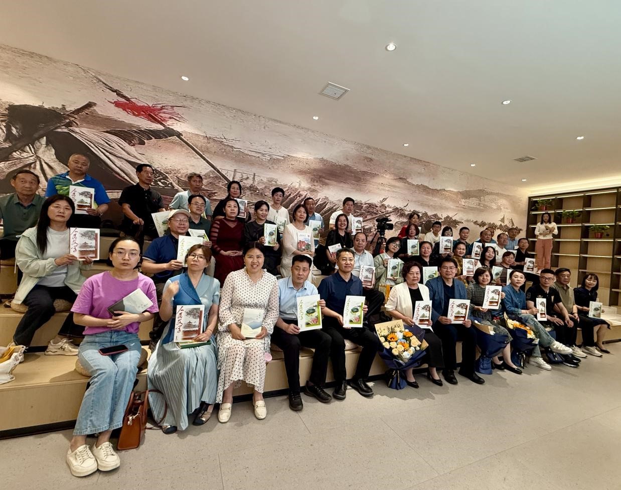 5月24日-25日，《人民文學》“人民閱卷”漯河行活動舉辦。雜志社編輯和刊物作者、作家周瑄璞、湯成難、金暉通過座談、講座等形式與漯河讀者、文學愛好者共赴文學之約