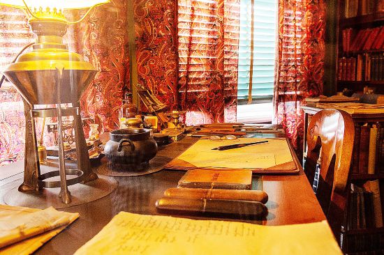瑞典作家斯特林堡的書桌。從1908年到1912年，他在藍塔住了4年。書桌上保持著作家最后的布局